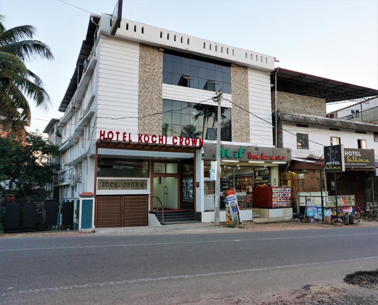 Hotel Kochi Crown Zewnętrze zdjęcie