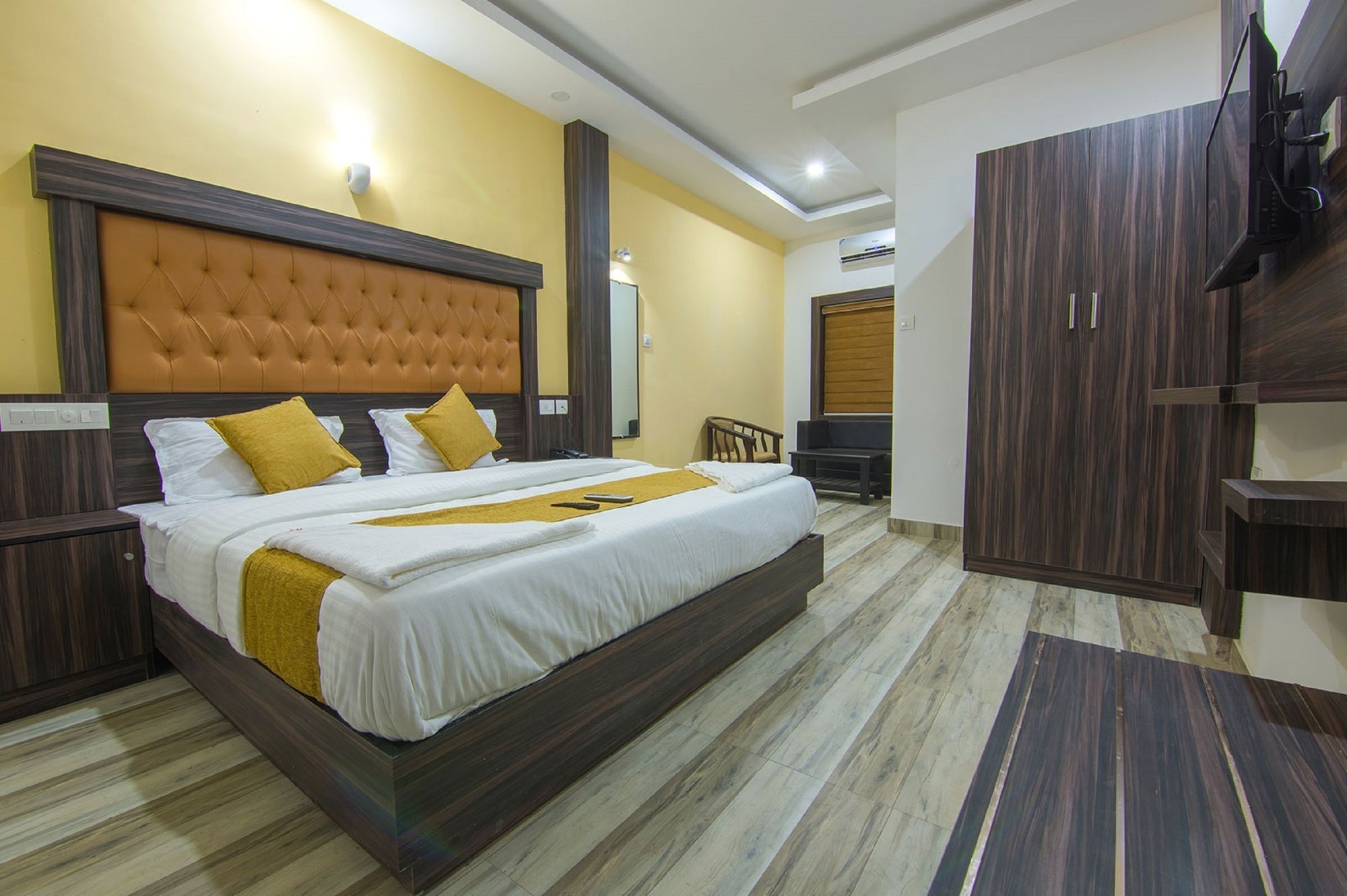 Hotel Kochi Crown Zewnętrze zdjęcie